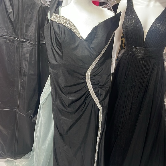 New with tags evening gown - Picture 8 of 8